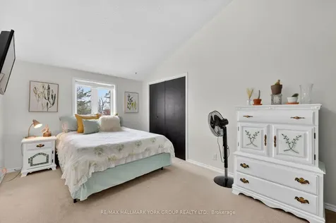 5768 Smith Boulevard Georgina ON L0E 1A0