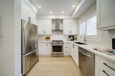 22 Kylemore Way Markham ON L6C 0J9
