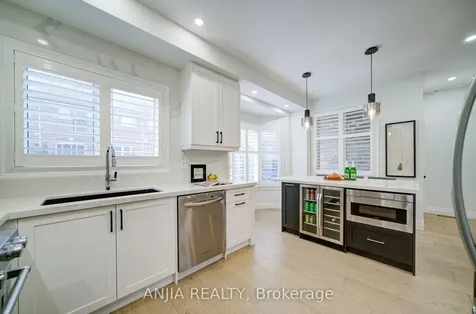 22 Kylemore Way Markham ON L6C 0J9