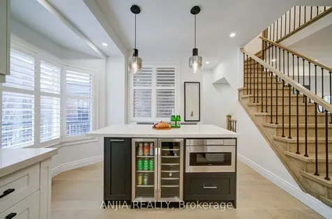 22 Kylemore Way Markham ON L6C 0J9