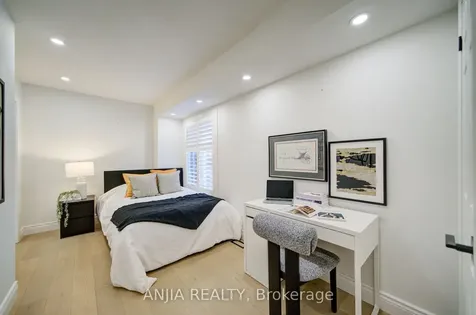 22 Kylemore Way Markham ON L6C 0J9