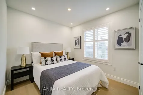 22 Kylemore Way Markham ON L6C 0J9