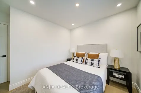 22 Kylemore Way Markham ON L6C 0J9