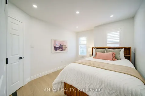 22 Kylemore Way Markham ON L6C 0J9