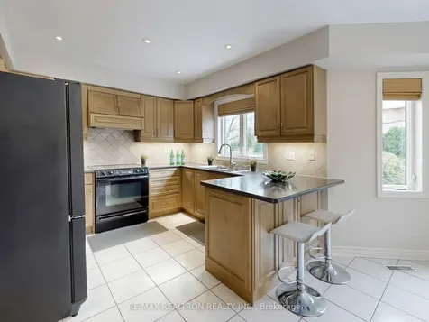 102 Havelock Gate Markham ON L3S 3P6