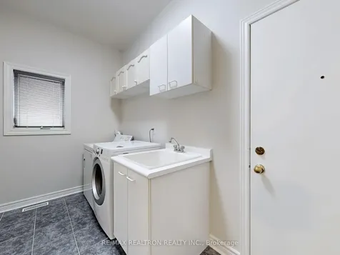 102 Havelock Gate Markham ON L3S 3P6