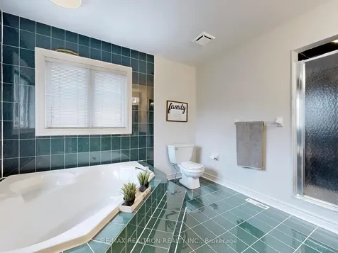 102 Havelock Gate Markham ON L3S 3P6