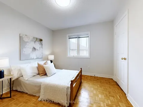102 Havelock Gate Markham ON L3S 3P6