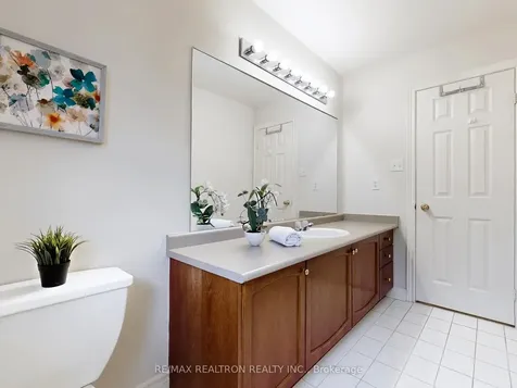 102 Havelock Gate Markham ON L3S 3P6