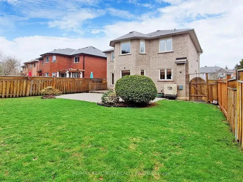 102 Havelock Gate Markham ON L3S 3P6