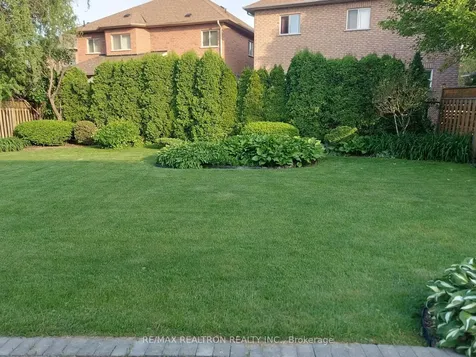 102 Havelock Gate Markham ON L3S 3P6
