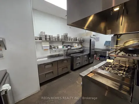 233 Earl Stewart Drive Aurora ON L4G 6V8