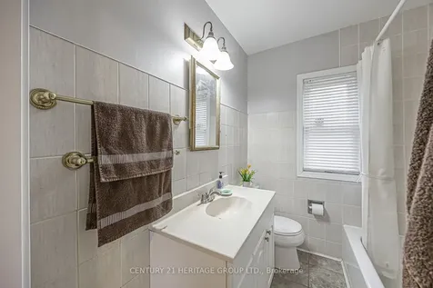 1059 Gorham Street Newmarket ON L3Y 5G9