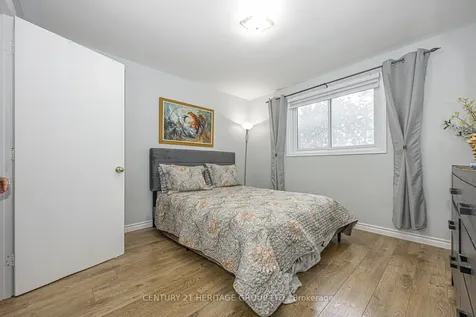 1059 Gorham Street Newmarket ON L3Y 5G9