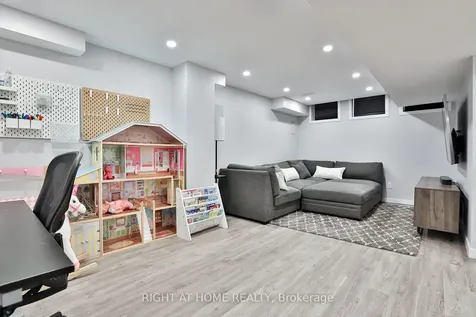 10681 Woodbine Avenue Markham ON L6C 0H4