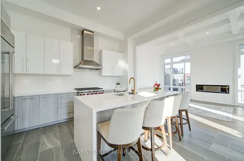 324 King Road Richmond Hill ON L4E 1L4