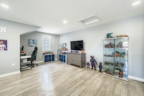 288 Barons Street Vaughan ON L4H 3Z3