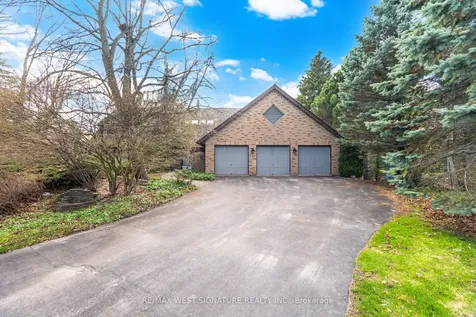 126 Curtis Crescent King ON L7B 1C2