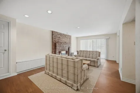 126 Curtis Crescent King ON L7B 1C2