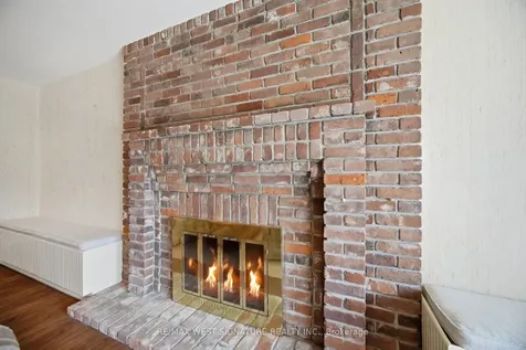 126 Curtis Crescent King ON L7B 1C2