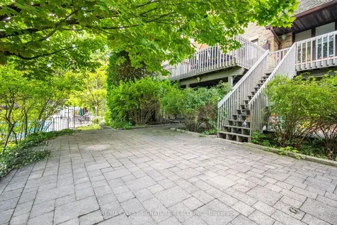 126 Curtis Crescent King ON L7B 1C2