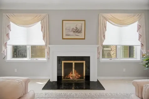 126 Curtis Crescent King ON L7B 1C2