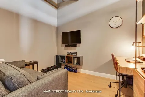 543 Timothy Street W Newmarket ON L3Y 1R1