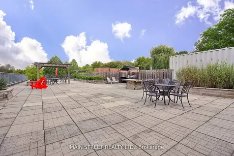543 Timothy Street W Newmarket ON L3Y 1R1