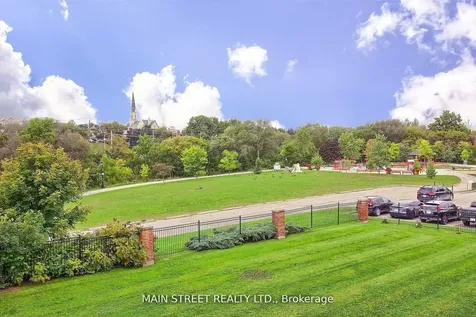 543 Timothy Street W Newmarket ON L3Y 1R1