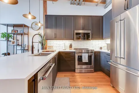 543 Timothy Street W Newmarket ON L3Y 1R1