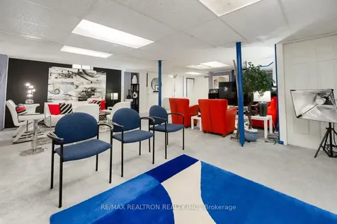 206 Featherstone Avenue Markham ON L3S 4J1