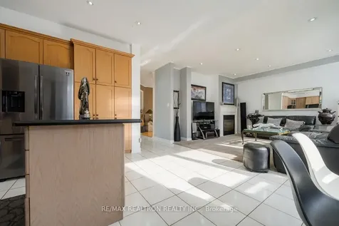 206 Featherstone Avenue Markham ON L3S 4J1