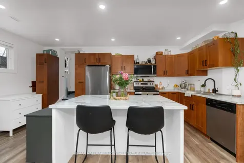 11 Vernon Street Essa ON L3W 0V5