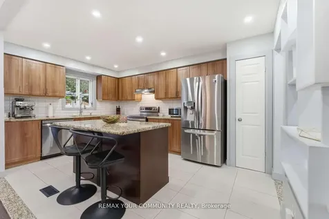 17 Fox Run Lane Bradford West Gwillimbury ON L3Z 2J1
