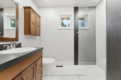 17 Fox Run Lane Bradford West Gwillimbury ON L3Z 2J1