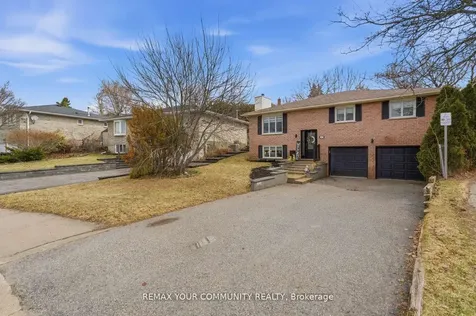 17 Fox Run Lane Bradford West Gwillimbury ON L3Z 2J1