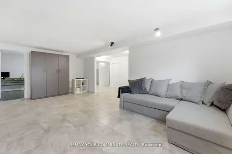 17 Fox Run Lane Bradford West Gwillimbury ON L3Z 2J1
