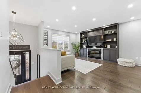 17 Fox Run Lane Bradford West Gwillimbury ON L3Z 2J1