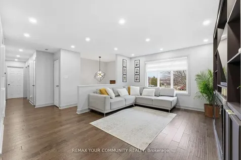 17 Fox Run Lane Bradford West Gwillimbury ON L3Z 2J1