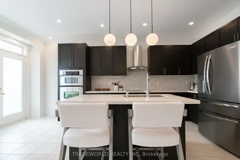 142 Yakefarm Boulevard Whitchurch-stouffville ON L4A 0R8