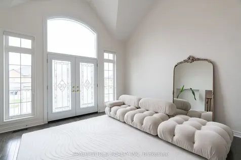 142 Yakefarm Boulevard Whitchurch-stouffville ON L4A 0R8