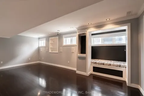 142 Yakefarm Boulevard Whitchurch-stouffville ON L4A 0R8