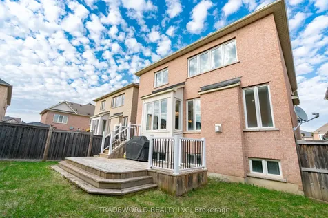 142 Yakefarm Boulevard Whitchurch-stouffville ON L4A 0R8