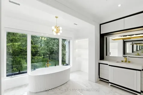 30 B Scott Drive Richmond Hill ON L4C 6V6