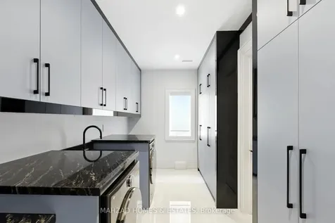 30 B Scott Drive Richmond Hill ON L4C 6V6