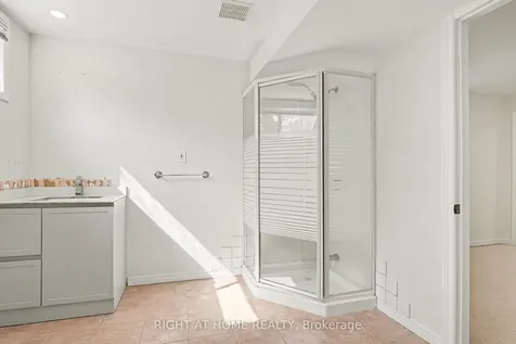 19 Lang Road Markham ON L3T 7E8