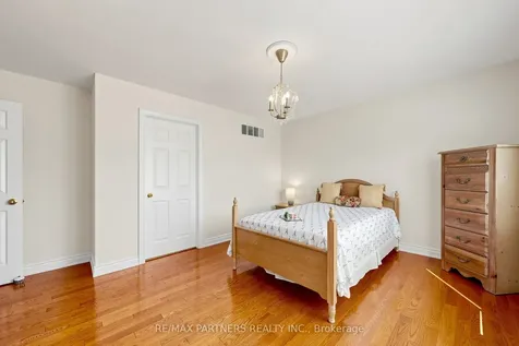96 Bradgate Drive Markham ON L3T 7M3