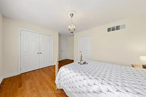 96 Bradgate Drive Markham ON L3T 7M3