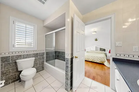 96 Bradgate Drive Markham ON L3T 7M3