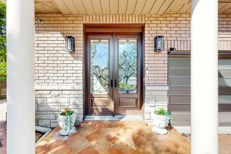 96 Bradgate Drive Markham ON L3T 7M3